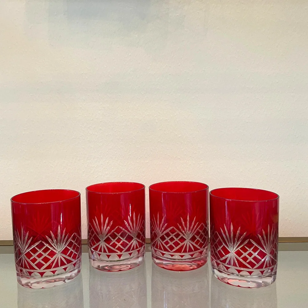 Unbranded set red