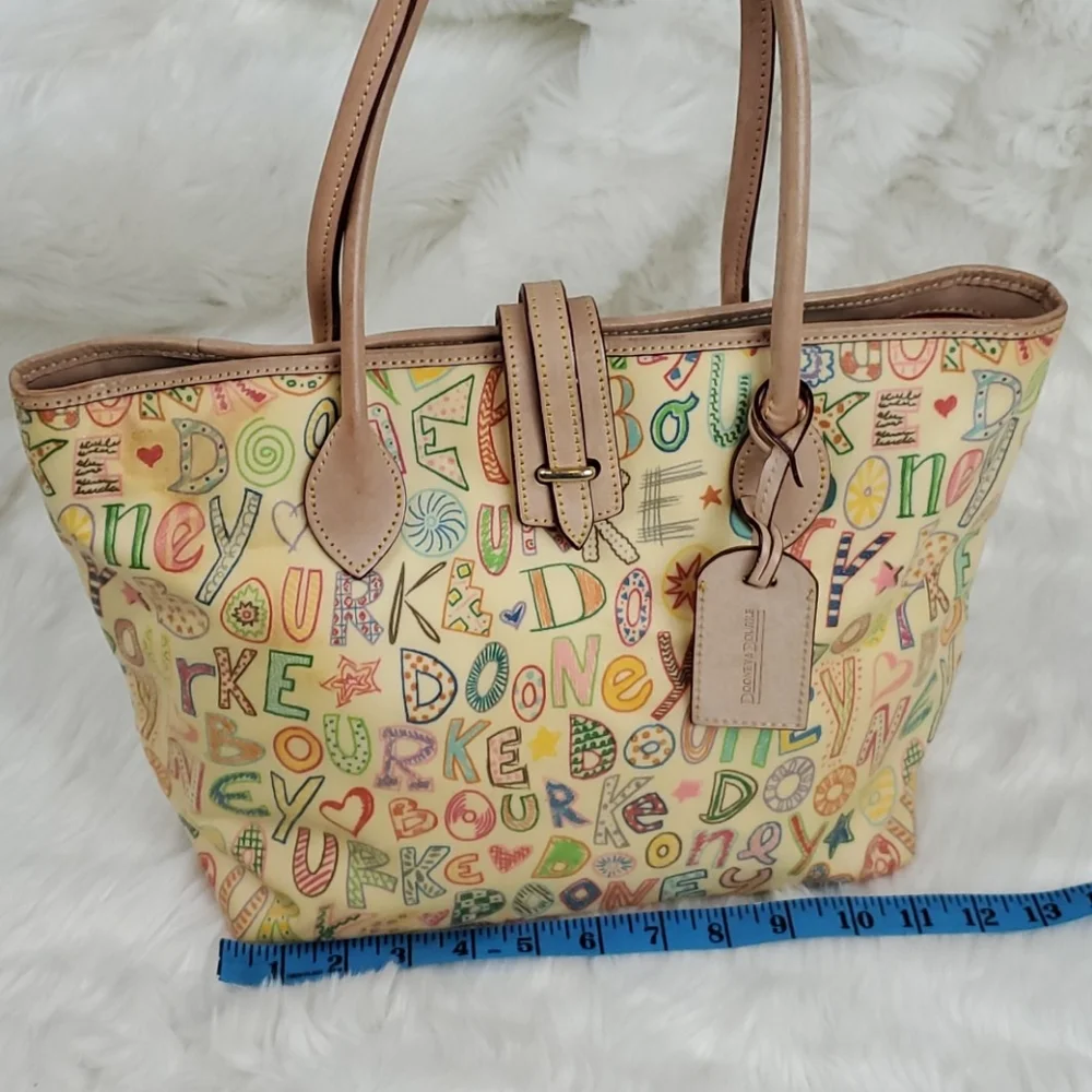 Dooney Bourke cream shoulder leather purse bag