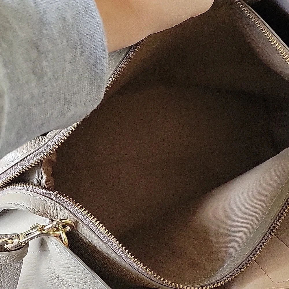 Cuyana Taupe Pebble Leather Tote