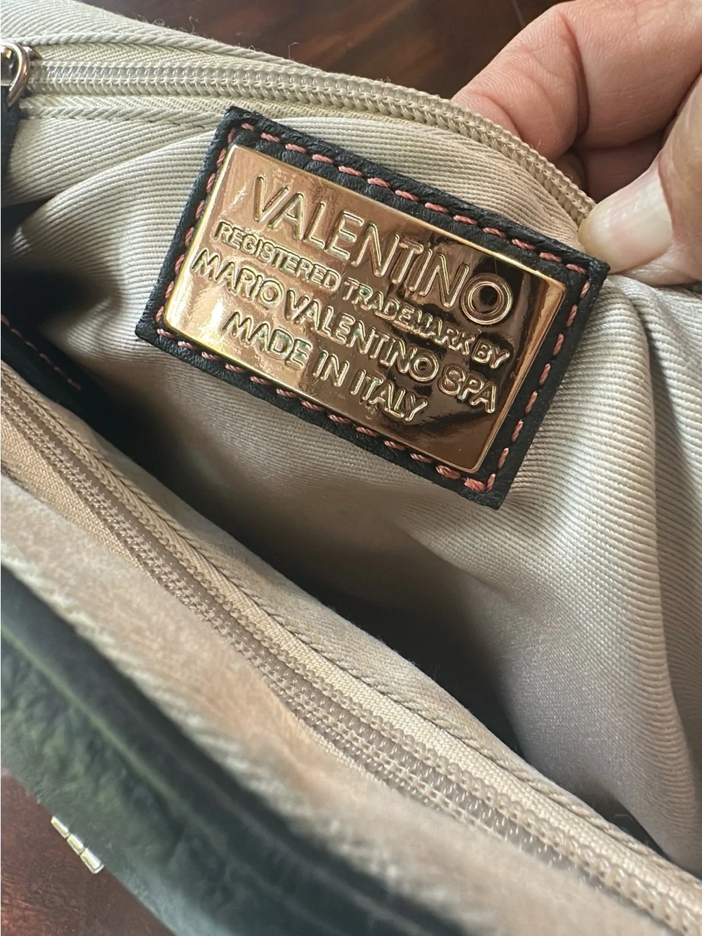 Valentino note see