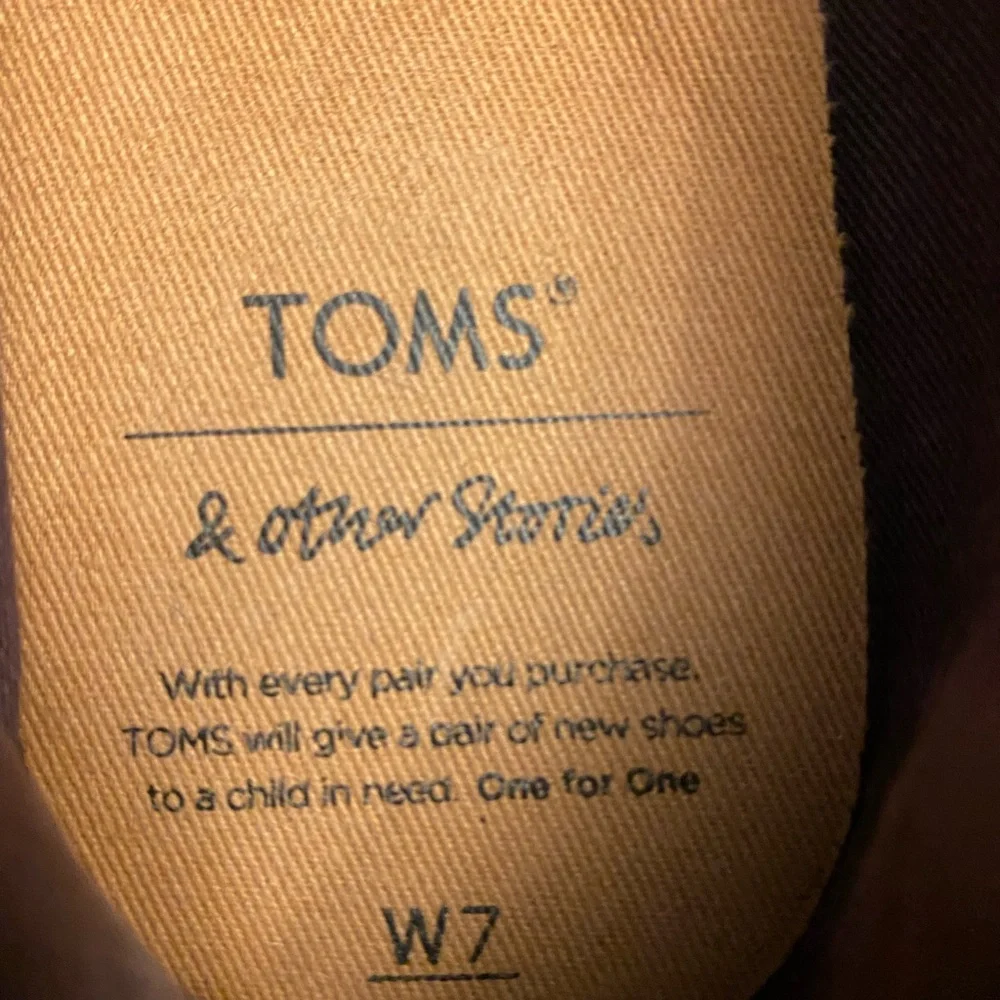 Toms- Toms and Other‎ Stories-Rust/Gold Slip Pn flats, Women’s size:7, Pre-Owned