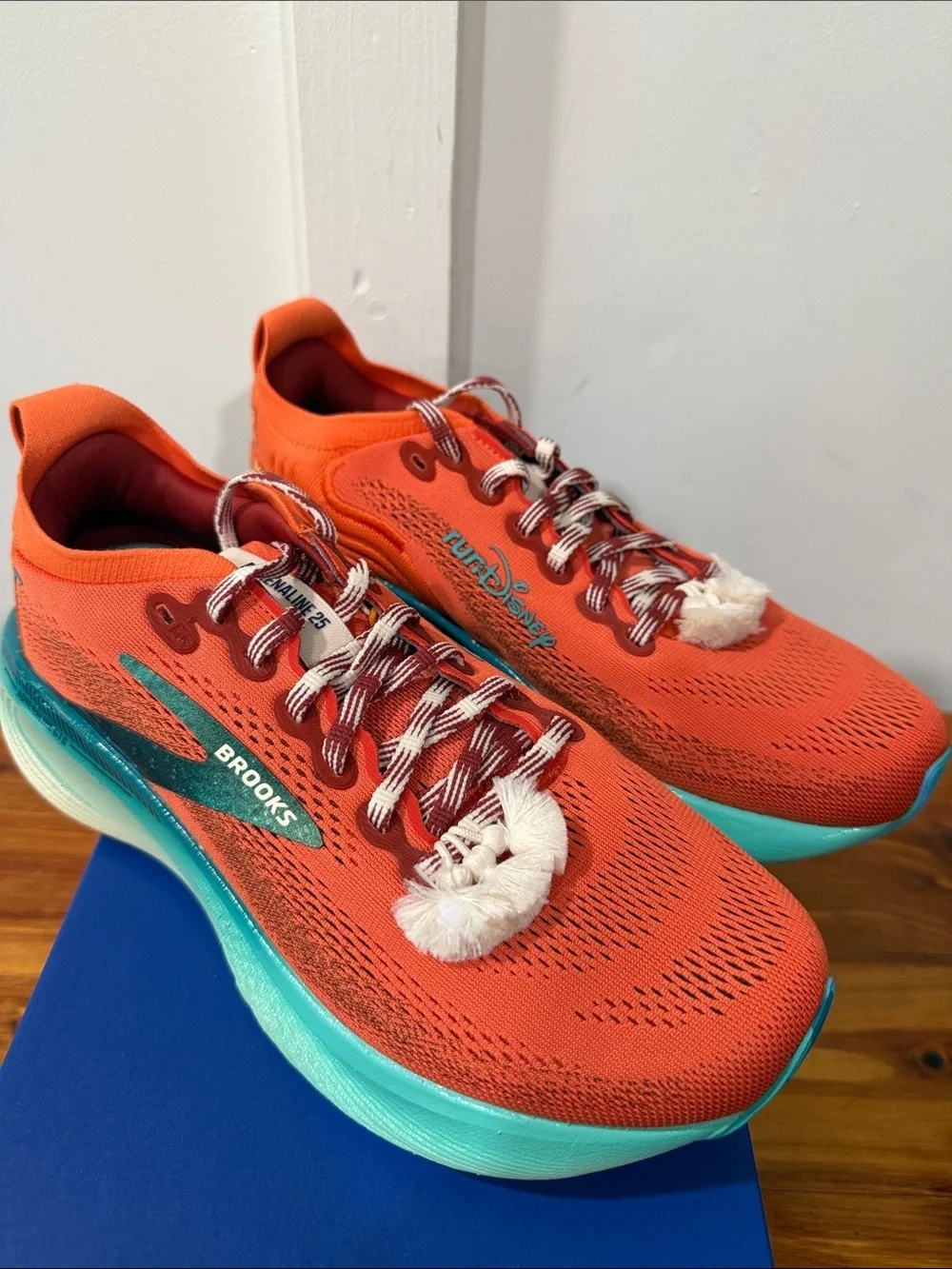 Brooks free brand box