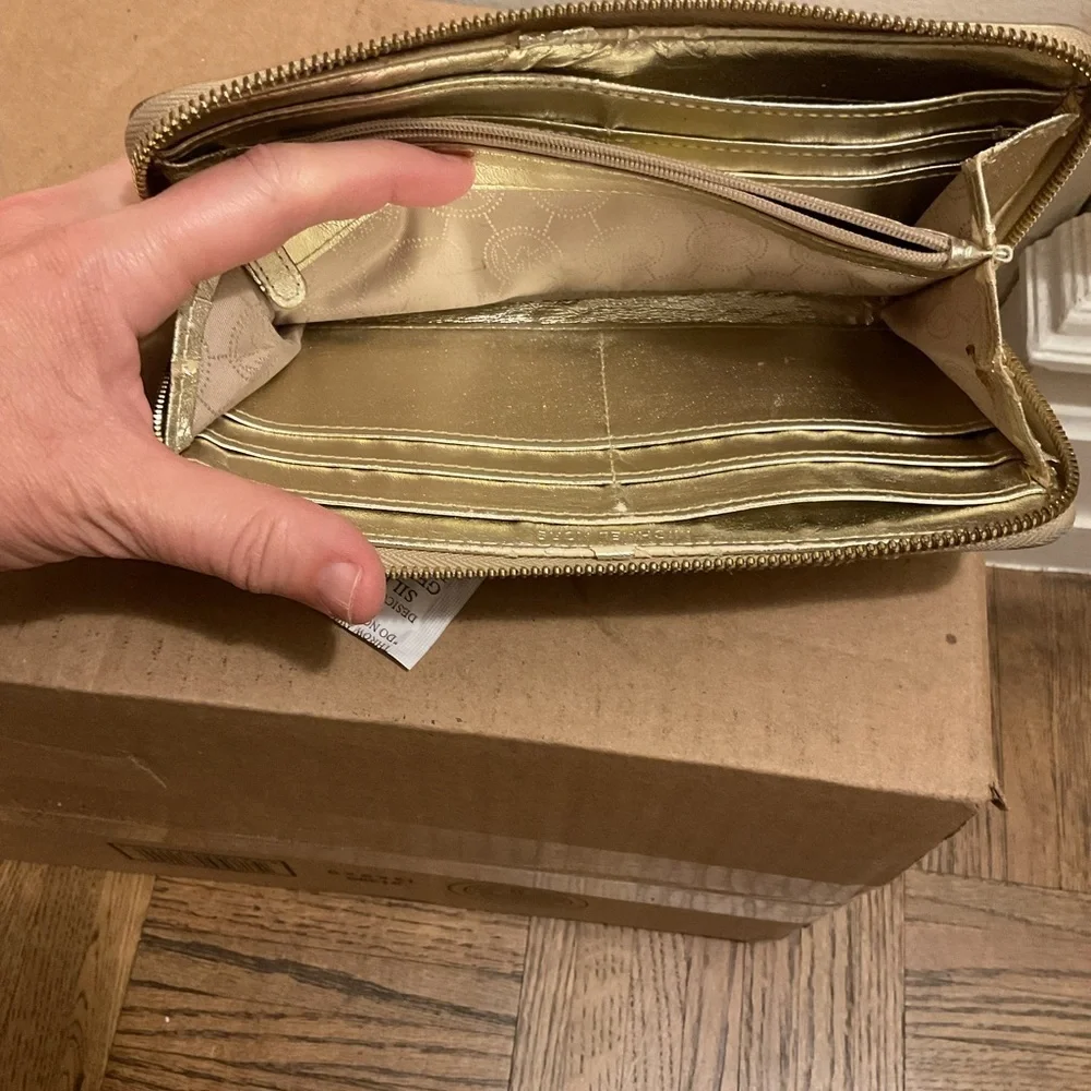 Michael Kors Gold metallic leather Jet Set Zip Around Wallet
