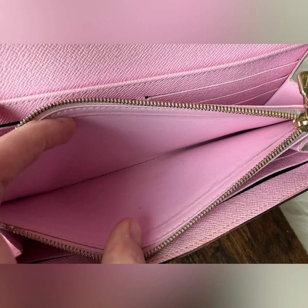 Louis Vuitton Transatlantic Illustre Sarah Wallet Monogram Rose Ballerine