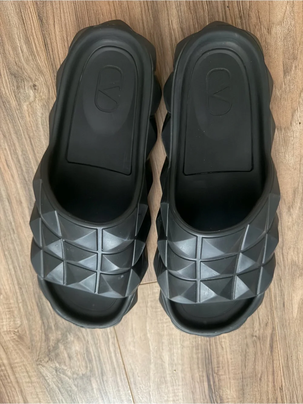 Valentino bold slides