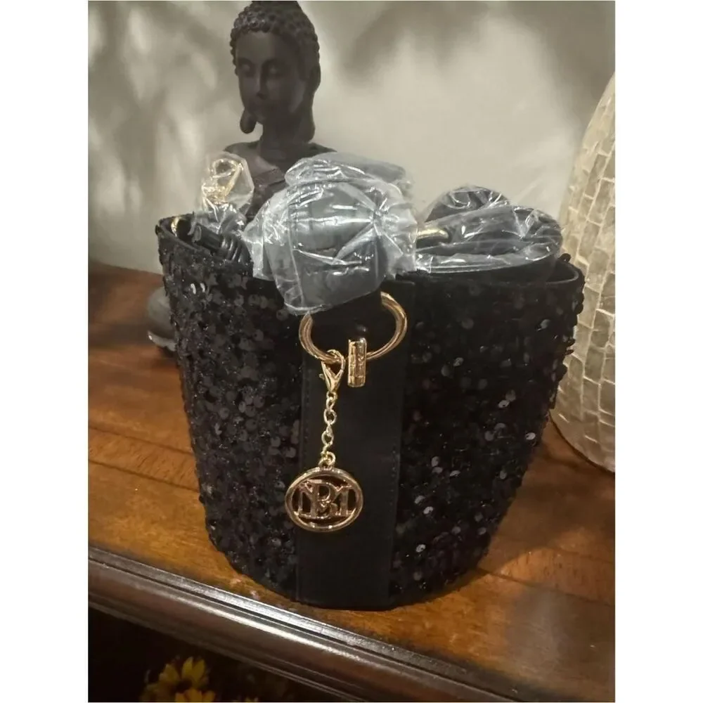Badgley-mischka Women's Black and Gold Bag