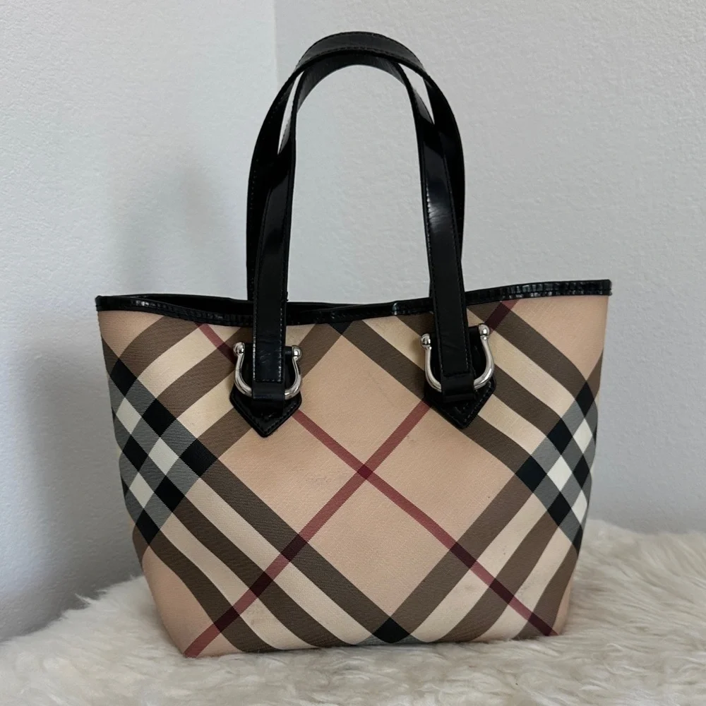 💯 Authentic Burberry Tote Bag🍀
