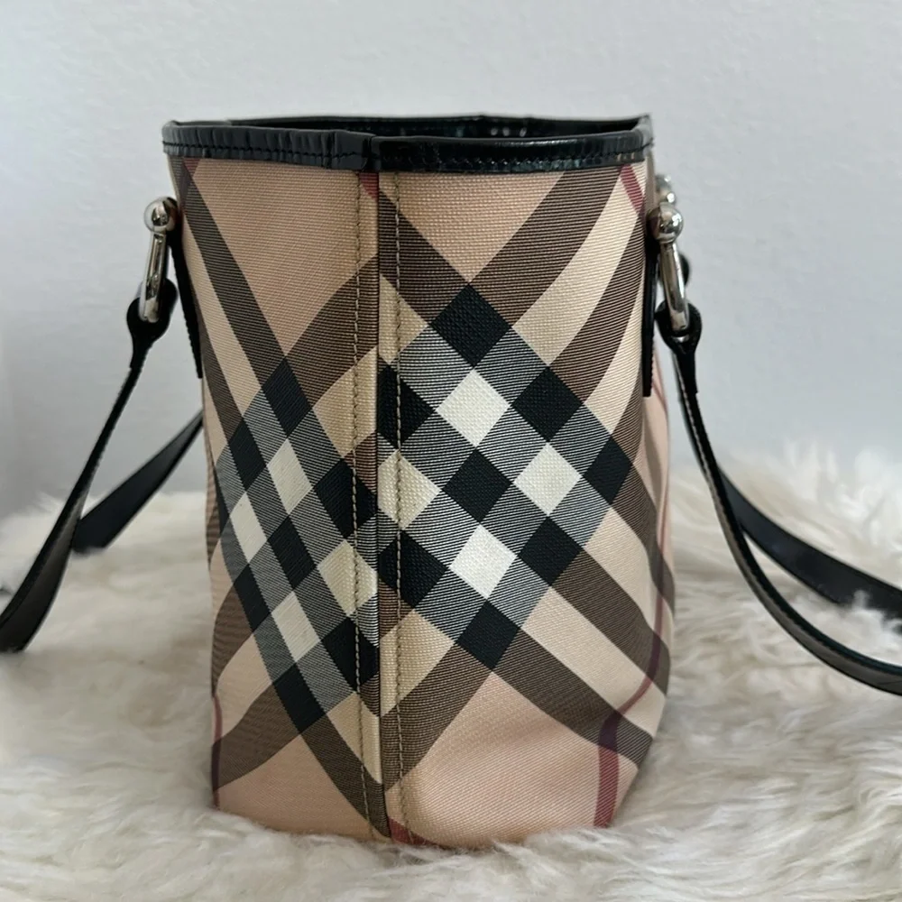 💯 Authentic Burberry Tote Bag🍀