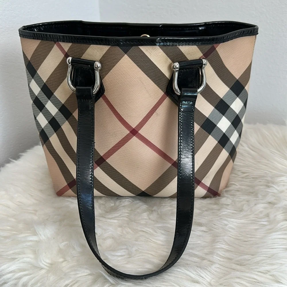 💯 Authentic Burberry Tote Bag🍀