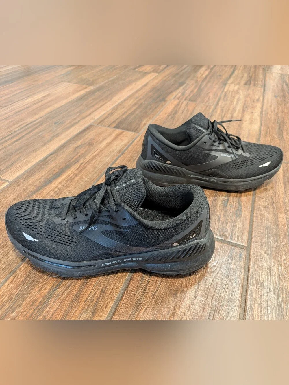 Brooks stable cushioned