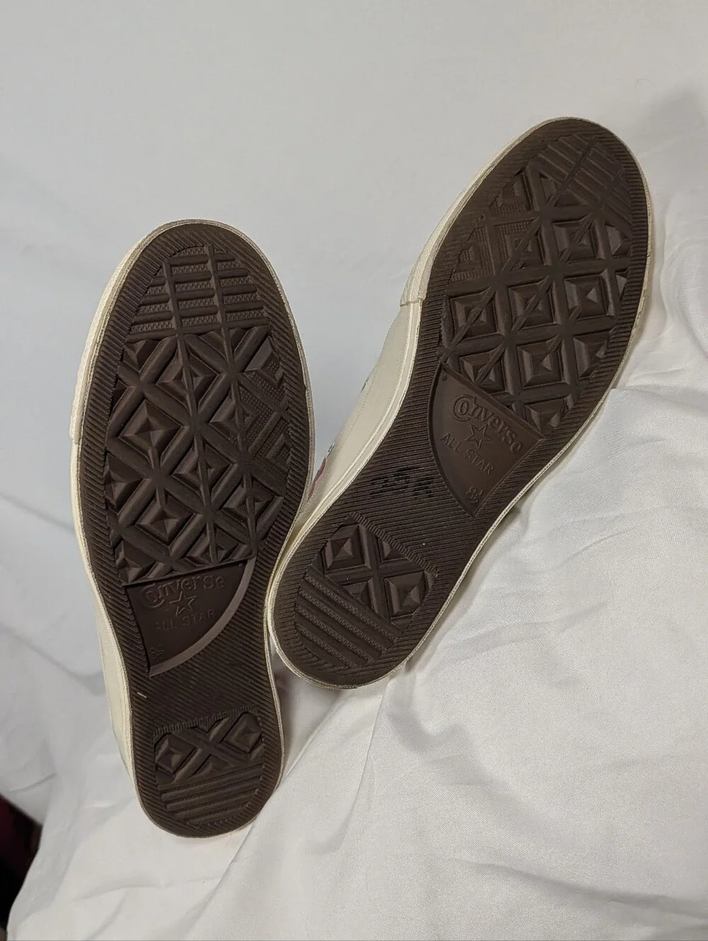 Converse low top