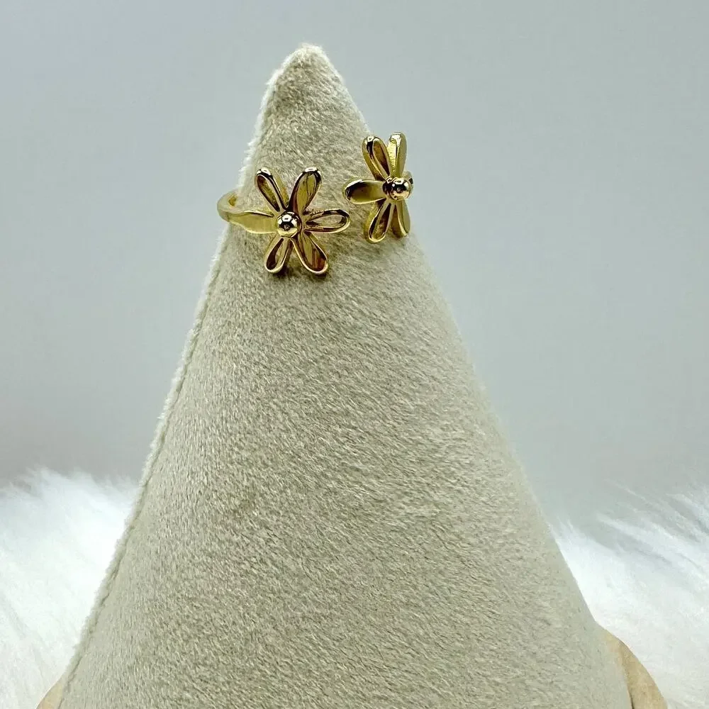 Unbranded 18k gold