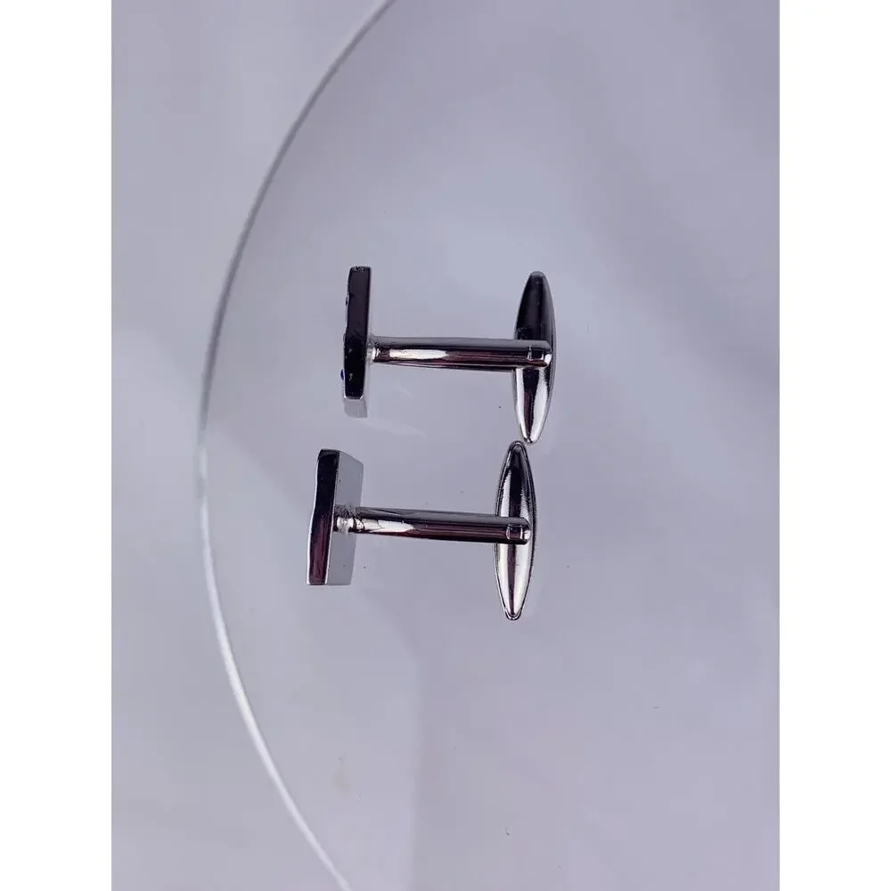 Unbranded modern silver