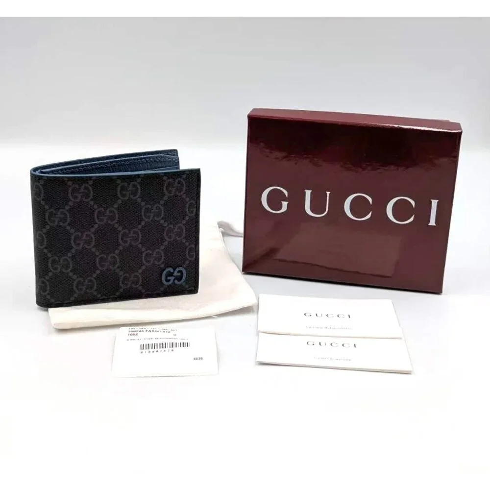 Gucci signature gg