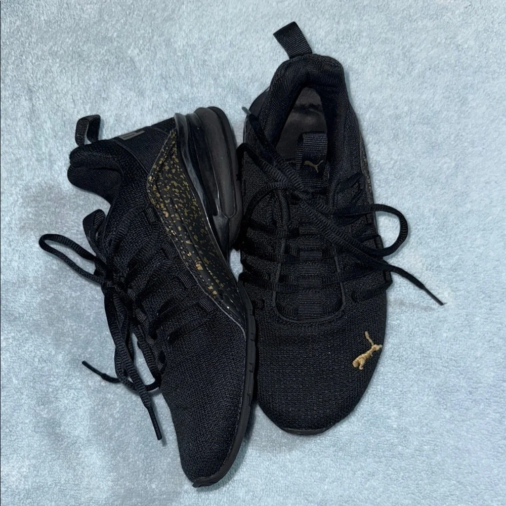 Puma sleek black