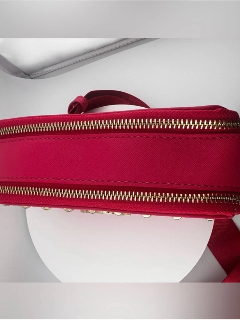 Valentino color crossbody complements