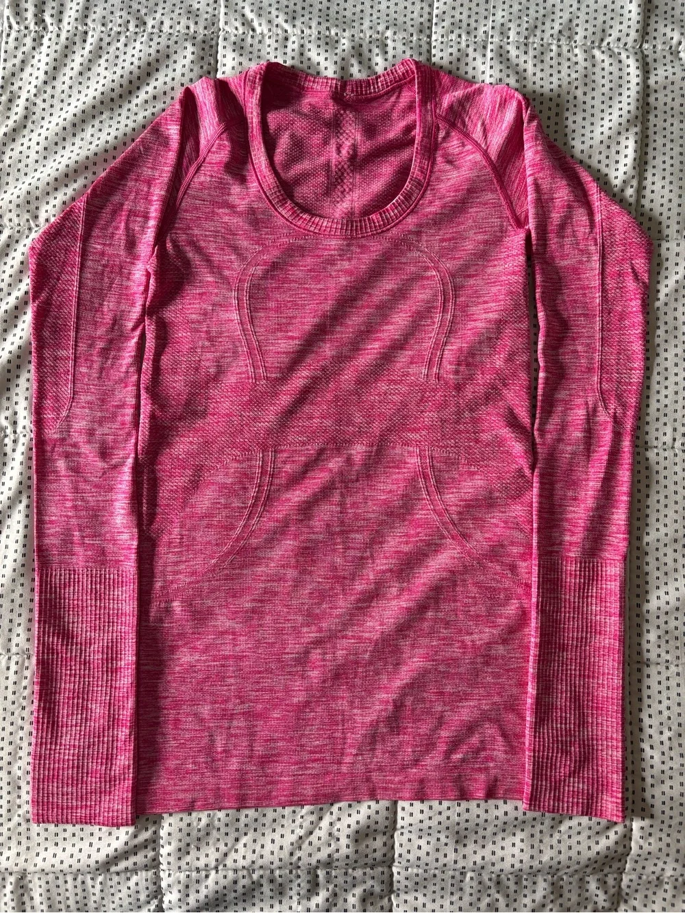 Women’s Lululemon Swiftly Tech Long Sleeve Hot Pink Size 4