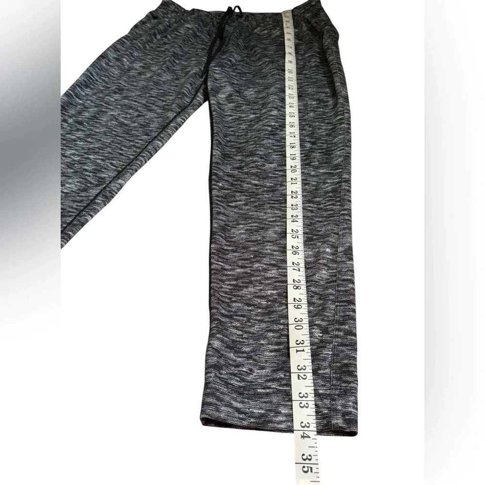 lululemon athletica sleek modern