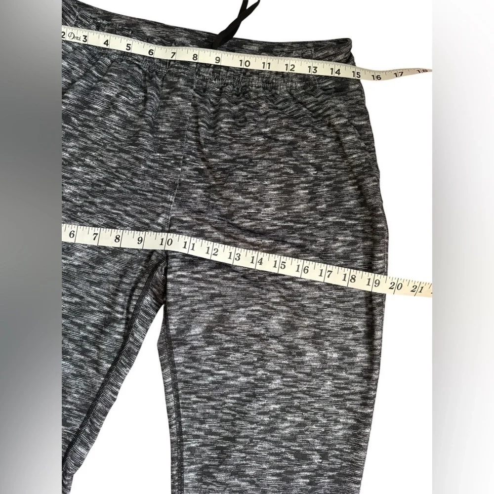 lululemon athletica sleek modern