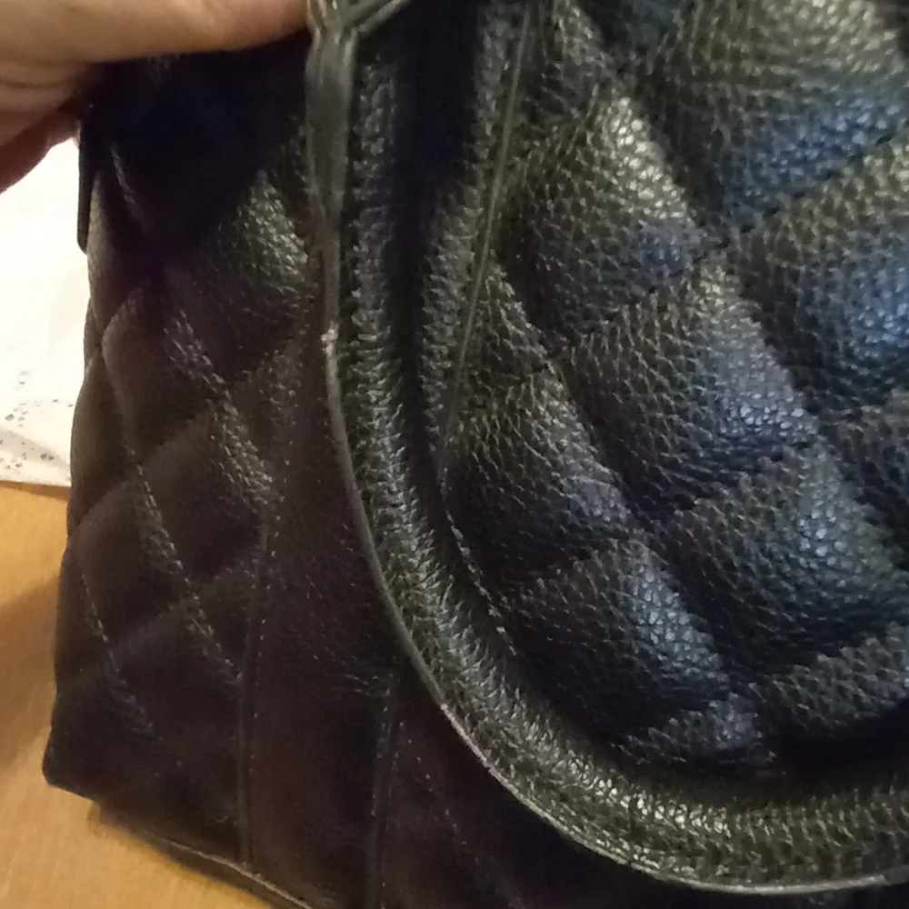 Steve Madden are black comes