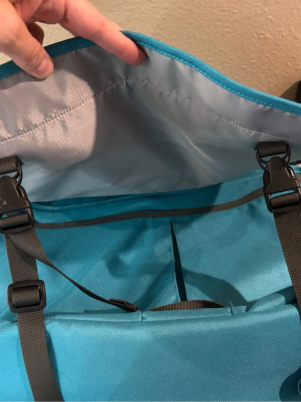 Patagonia teal messenger