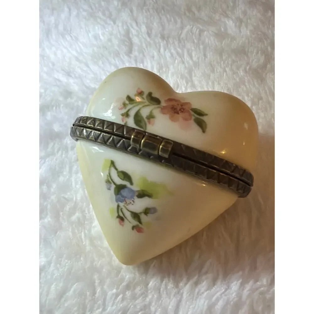 Unbranded charming heart