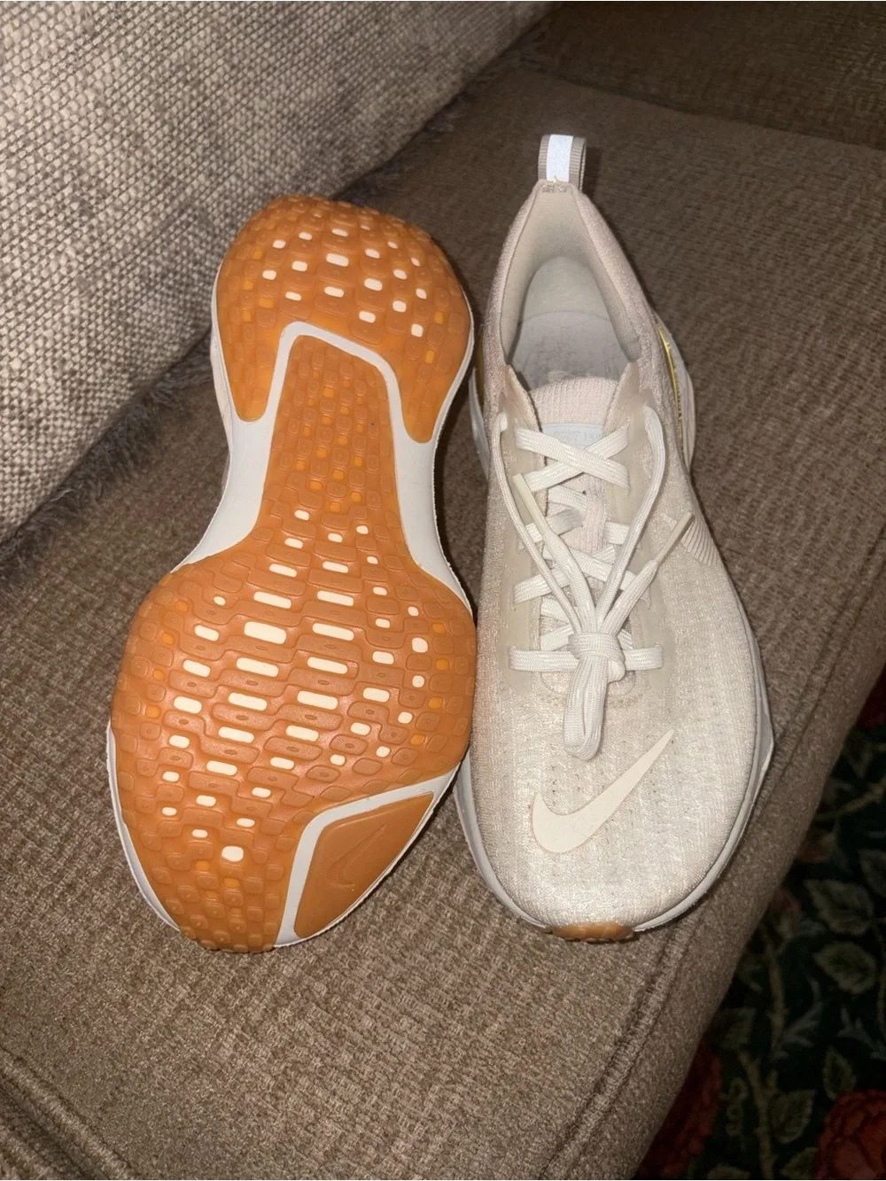 Nike Women’s Light Invincible Run 3