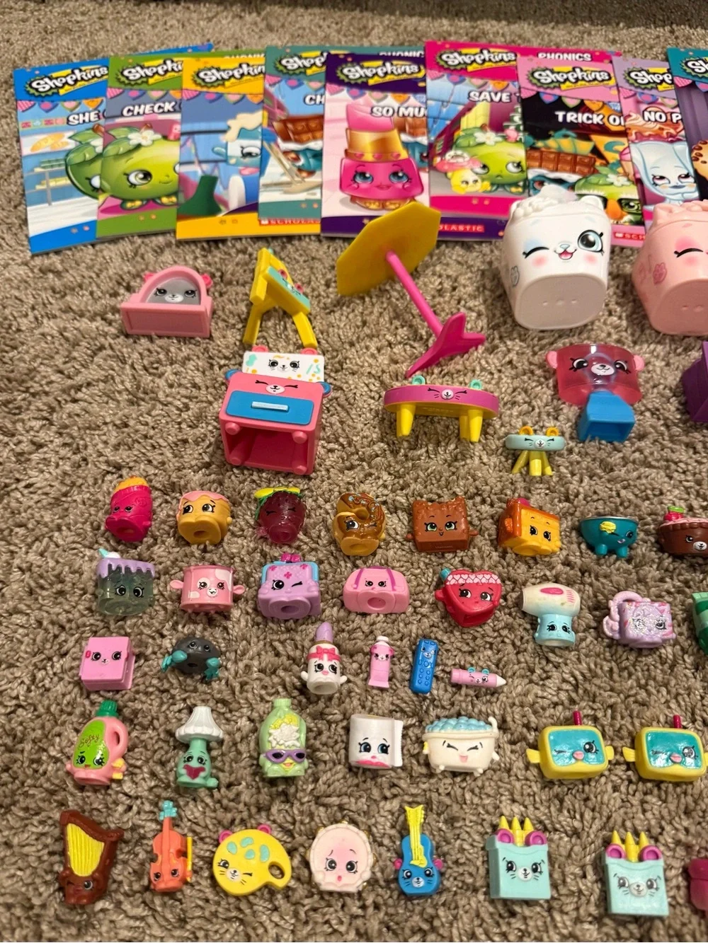 Shopkins Lot of 83 Figures + 11 Books | Willing to spilt up!Make offers!