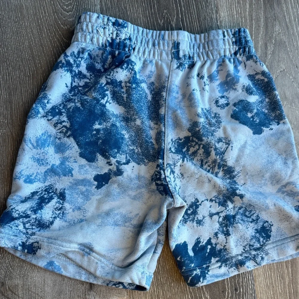 Nike Blue and Gray Kids Matching Set Sweatshirt size Lrg shorts size Med 0276