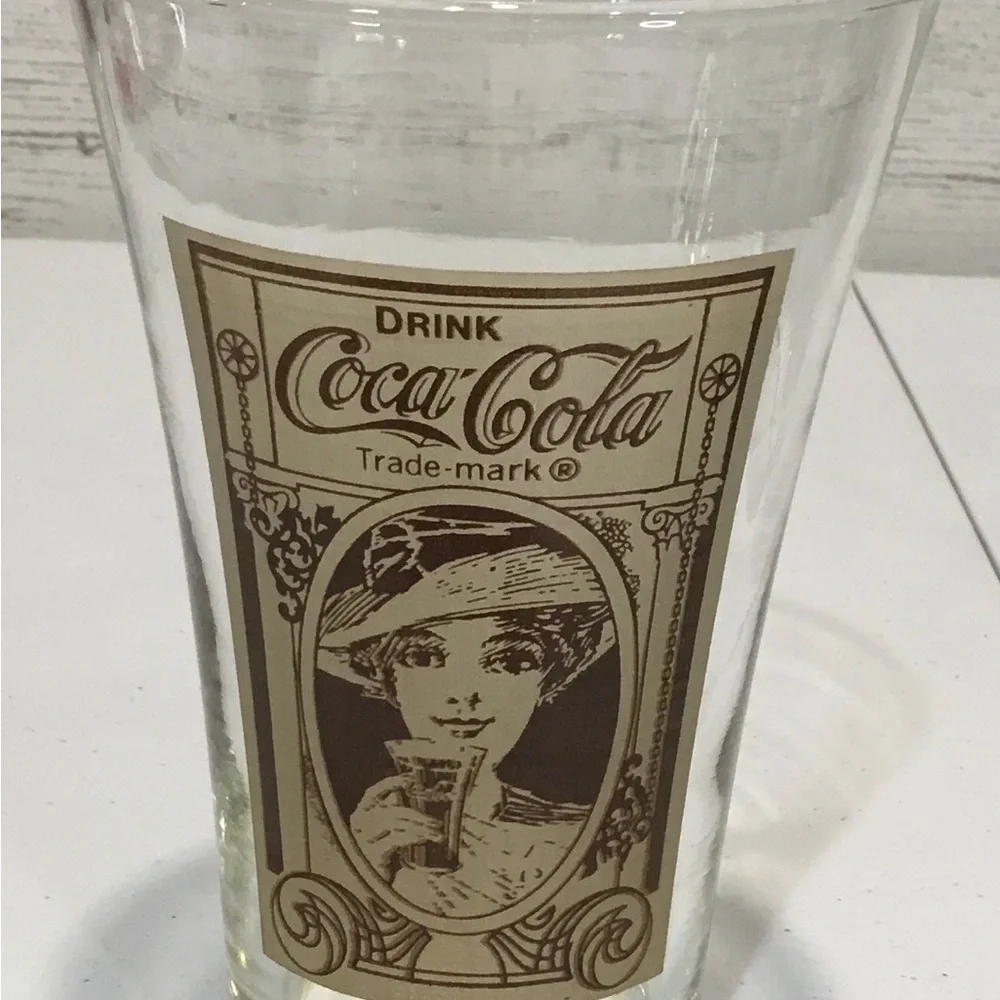 Vintage Coca Cola Flair Glass A Set of 4 Collectable Glasses