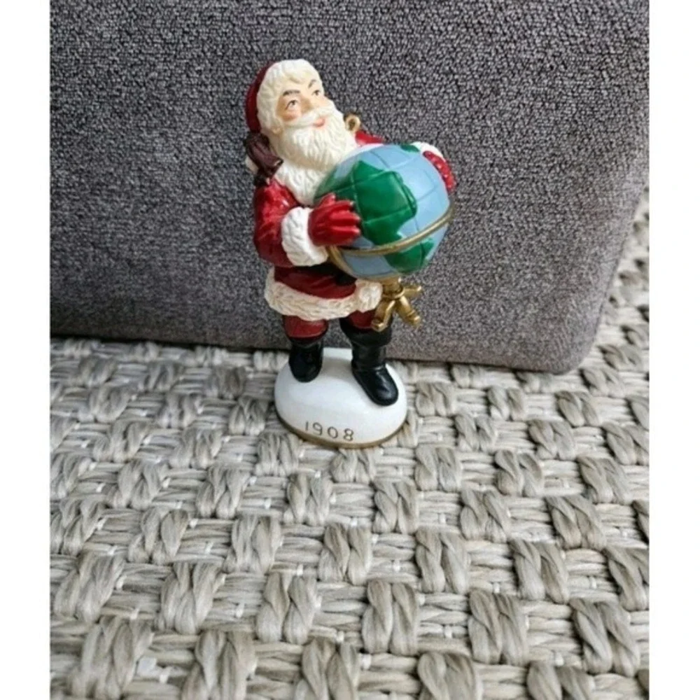 Vintage Santa Thru The‎ Ages Decor Figurines