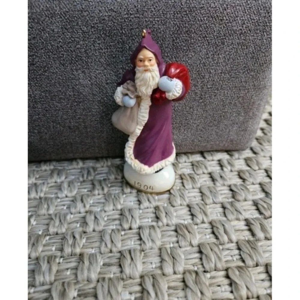 Vintage Santa Thru The‎ Ages Decor Figurines