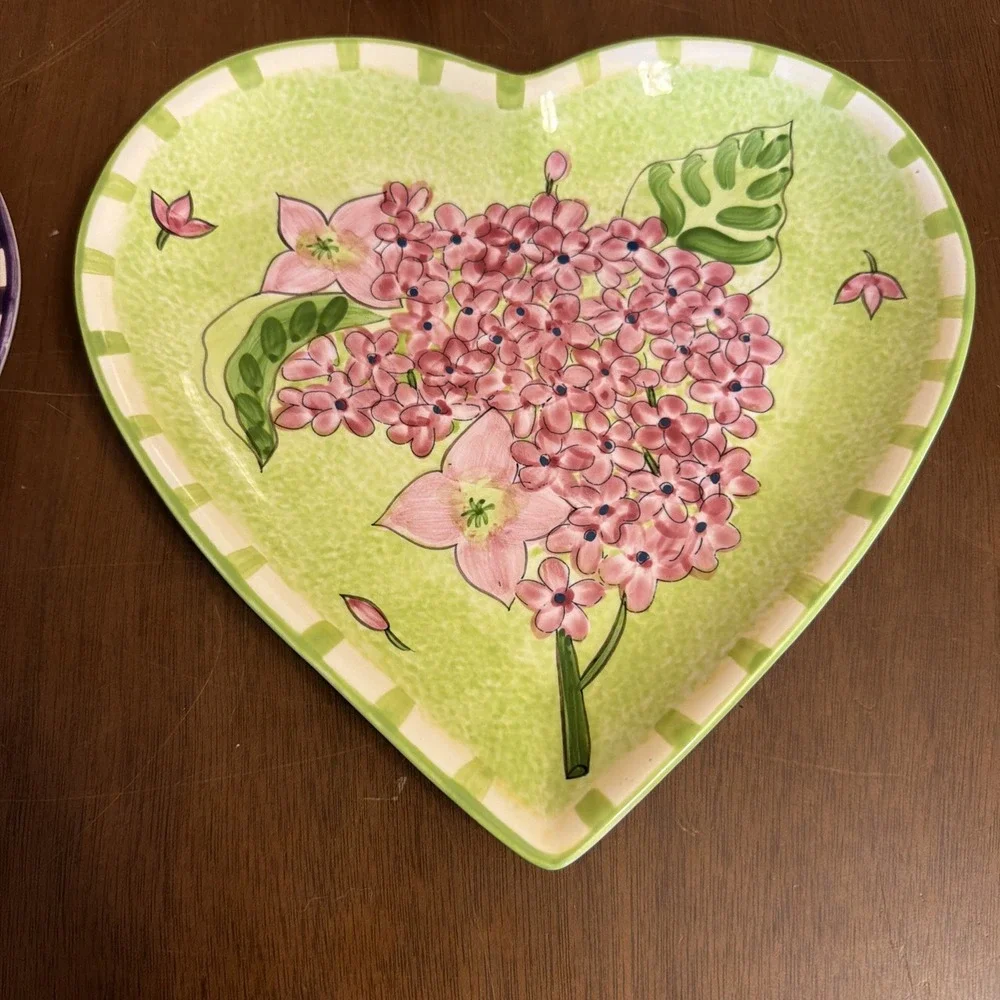 4 Laurie Gates Heart Floral Salad Luncheon Plates Pink, Green, Purple, Blue