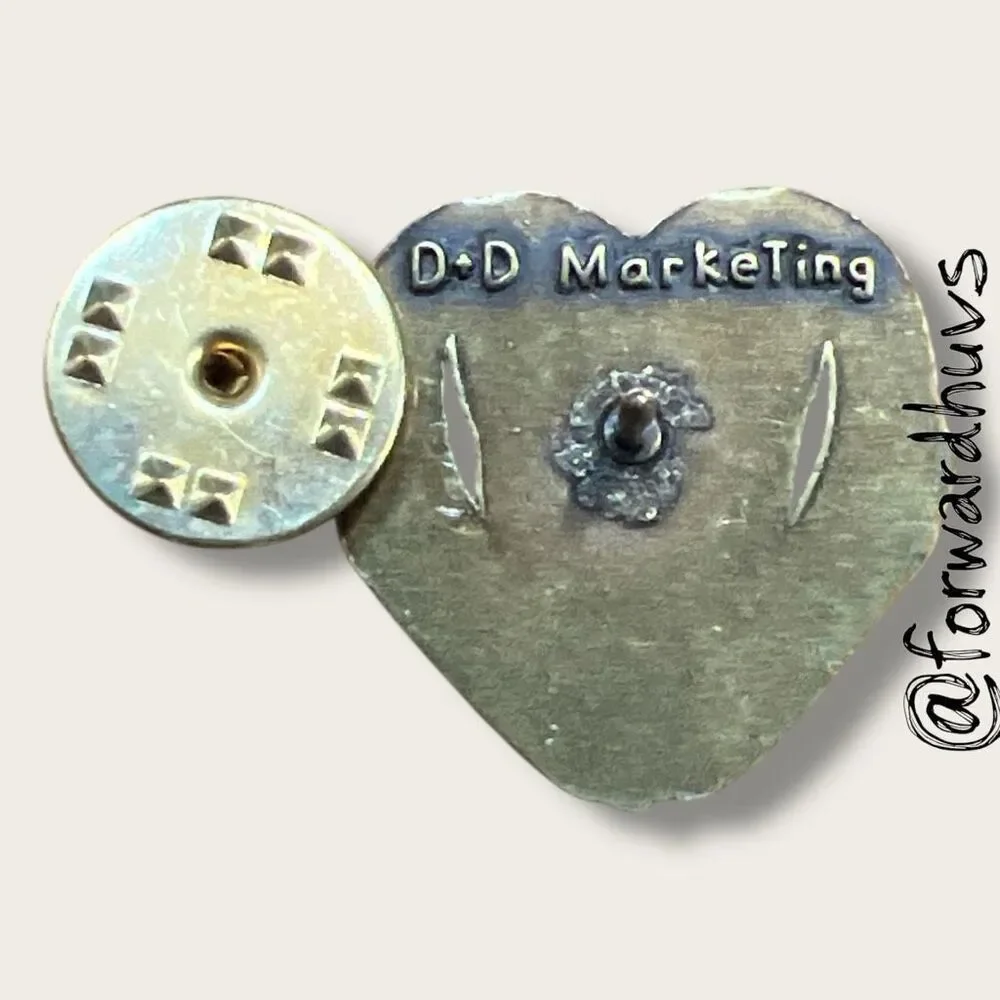 D+D Marketing Angel in Heart Pin – Bronze Gold Tone