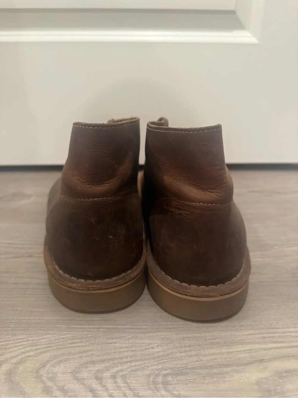 Clarks chukka boots brown leather rubber sole ortholite footbed