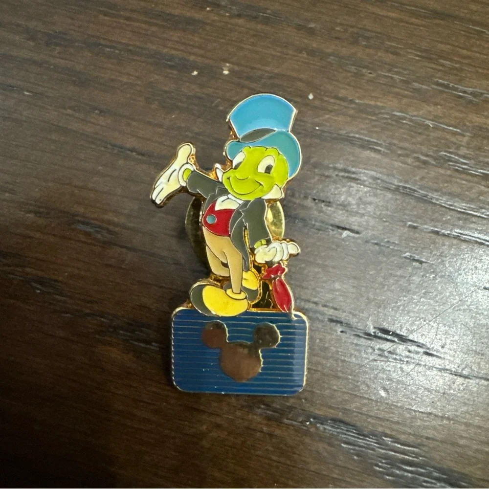 Vintage Jiminy Cricket Enamel Tie Tac Hat Pin Hidden Mickey Disney Channel