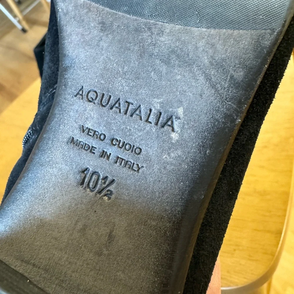 | Women's Size 10.5 Black Suede, Aquatalia Ital-ian made ankle booties.
