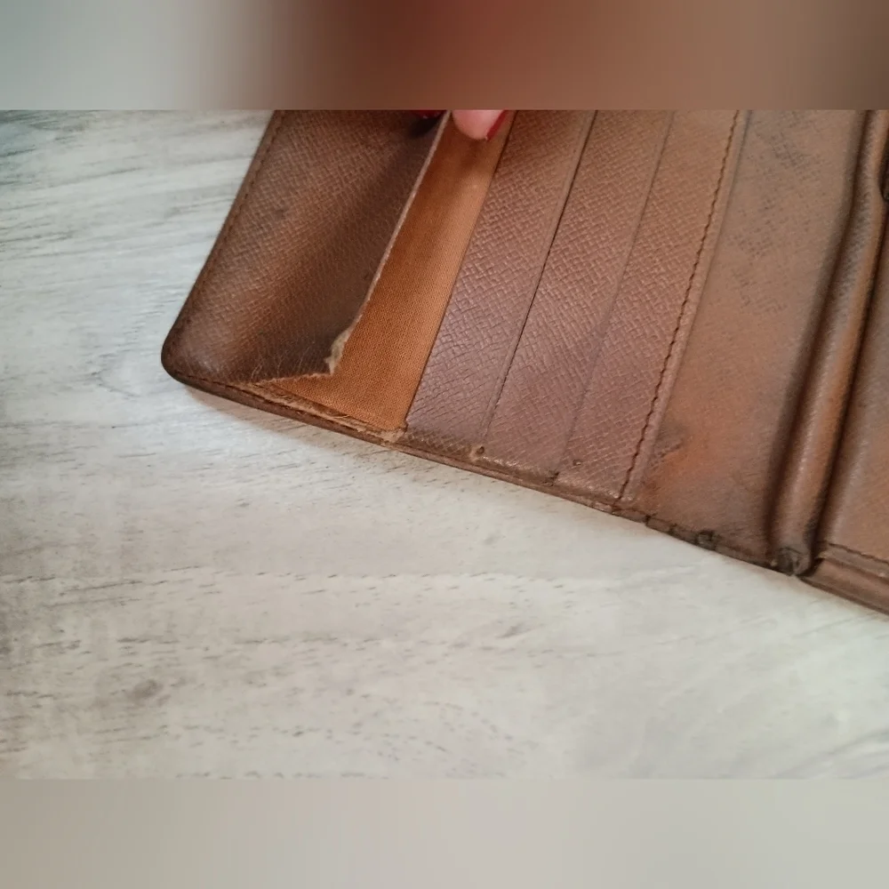Louis Vuitton elegant louis