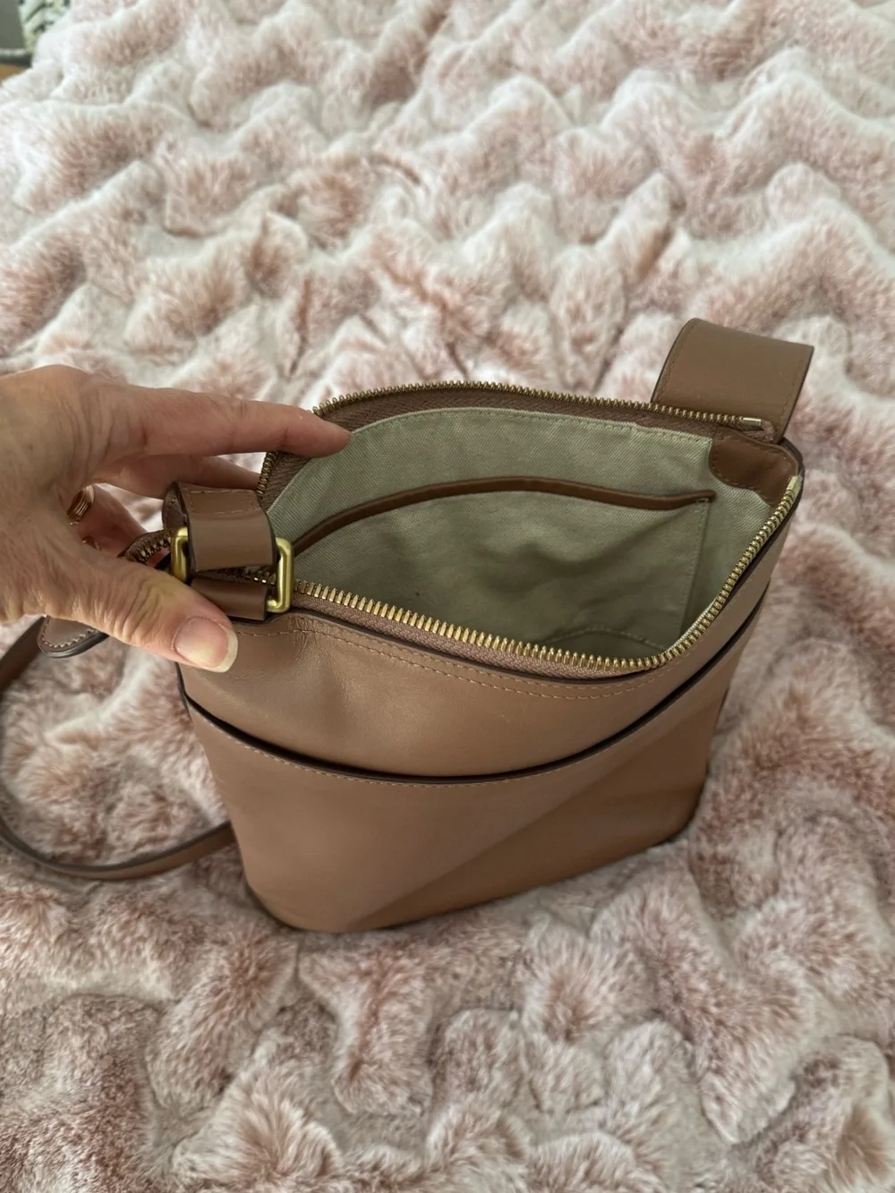 RADLEY LONDON Pockets Icon Zip Leather Crossbody Bag with Gold Hardware