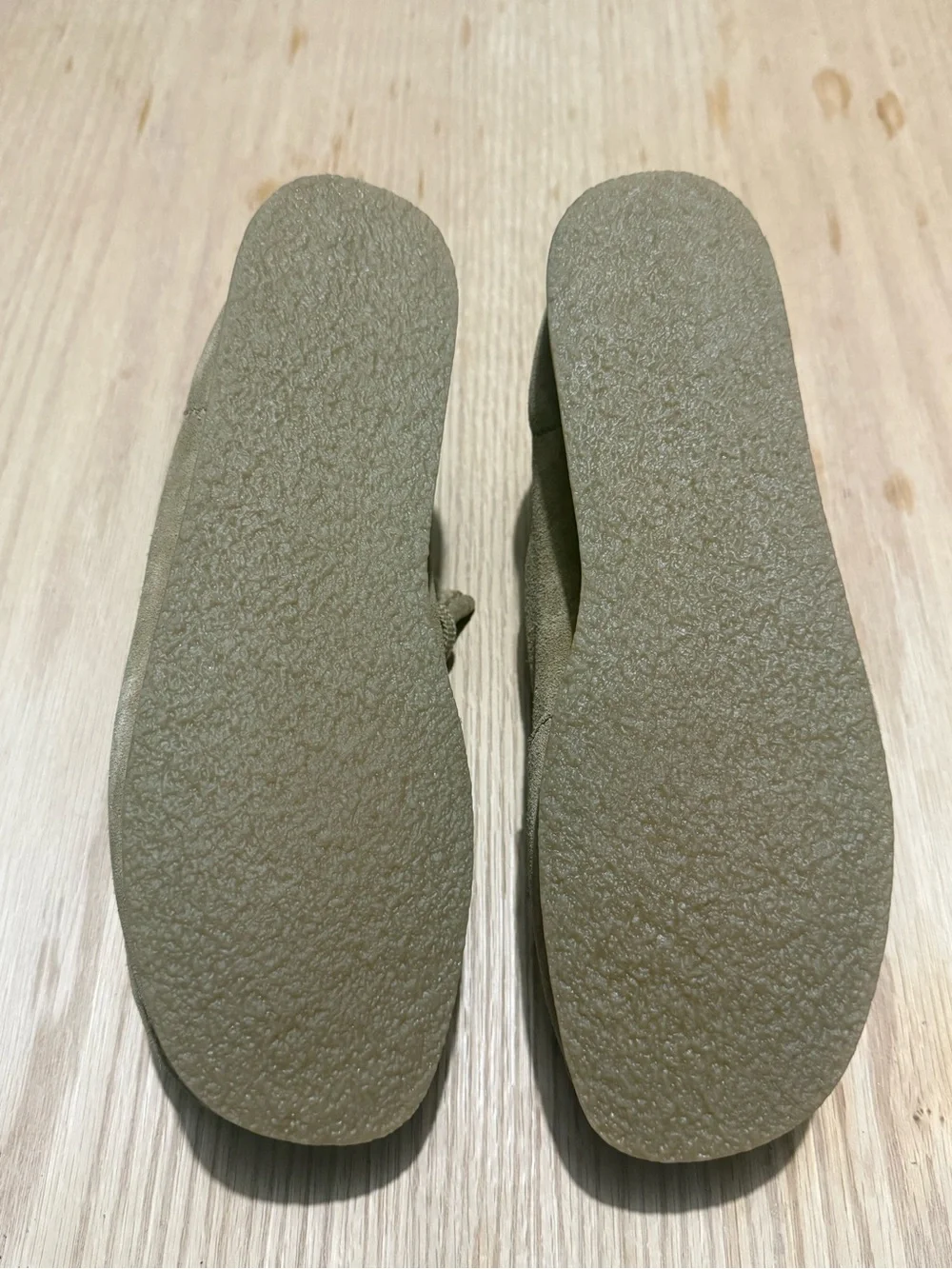 Clarks Men's Suede Chukka Boots in Tan