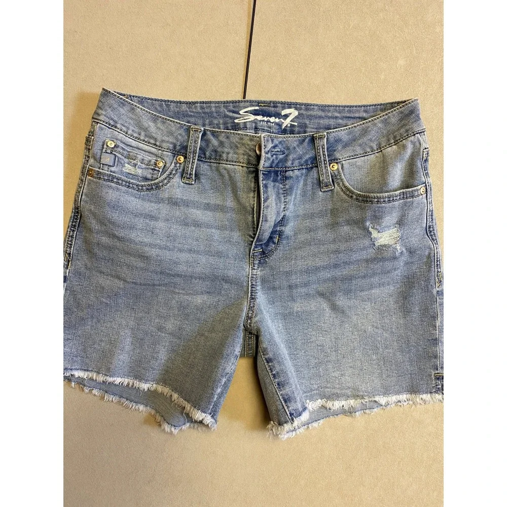 Seven7 Womens Light Wash Distressed Raw Hem Denim Shorts Size 4