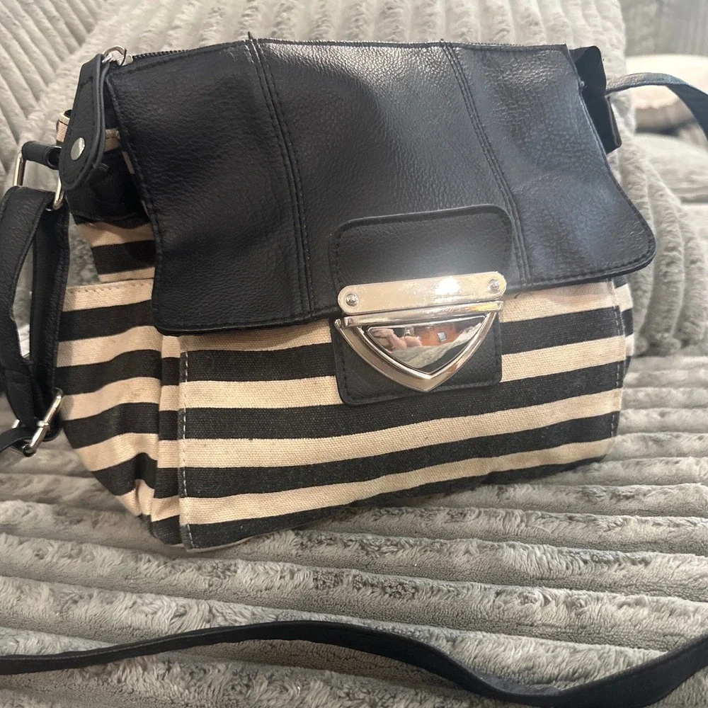 N/A bueno crossbody