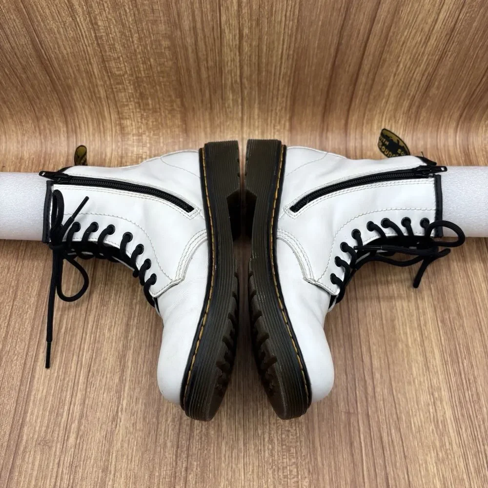 Dr.‎ Marten’s 1460 Kids size 2 Optic White youth zip and lace up Boots