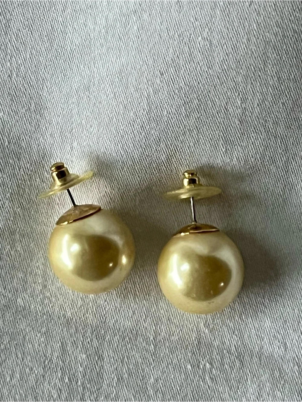 Vintage 80s Chunky Cream Faux Pearl Stud Earrings Big Round Costume Comfort Back