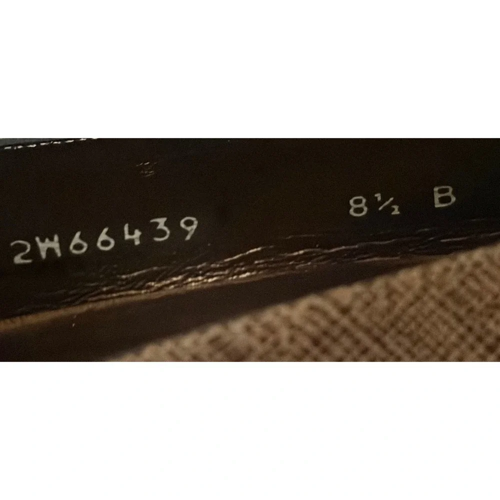 Stuart Weitzman lined professional