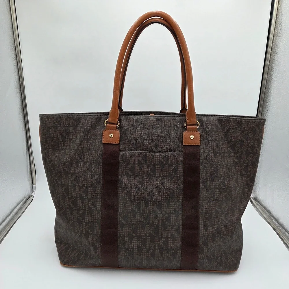 Michael Kors chic versatile