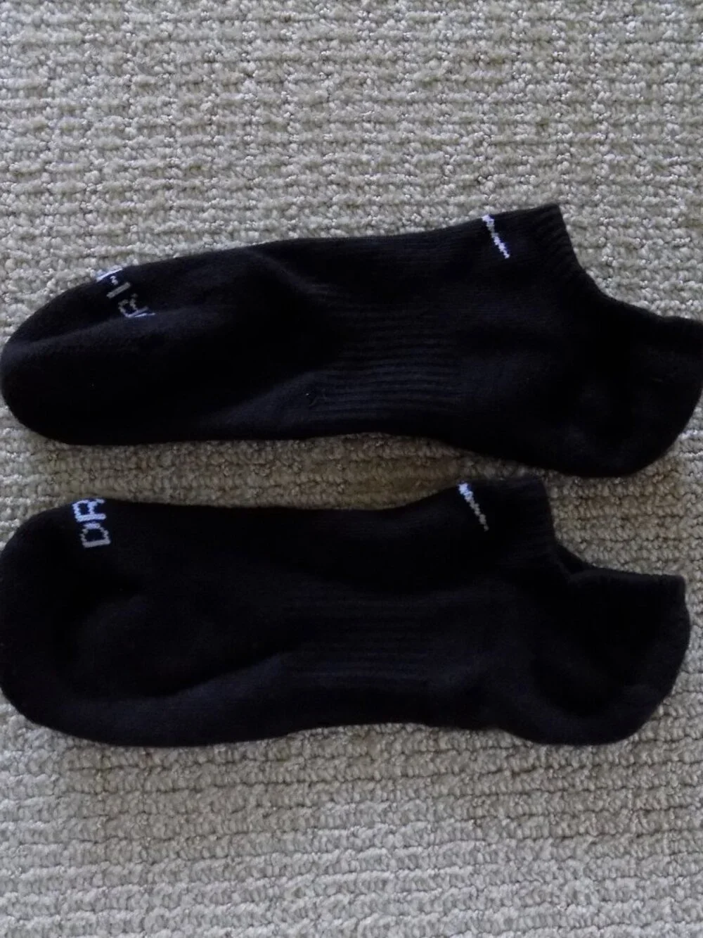 NEW MENS NIKE DRI FIT RUNNING NO SHOW SOCKS ANKLE BLACK