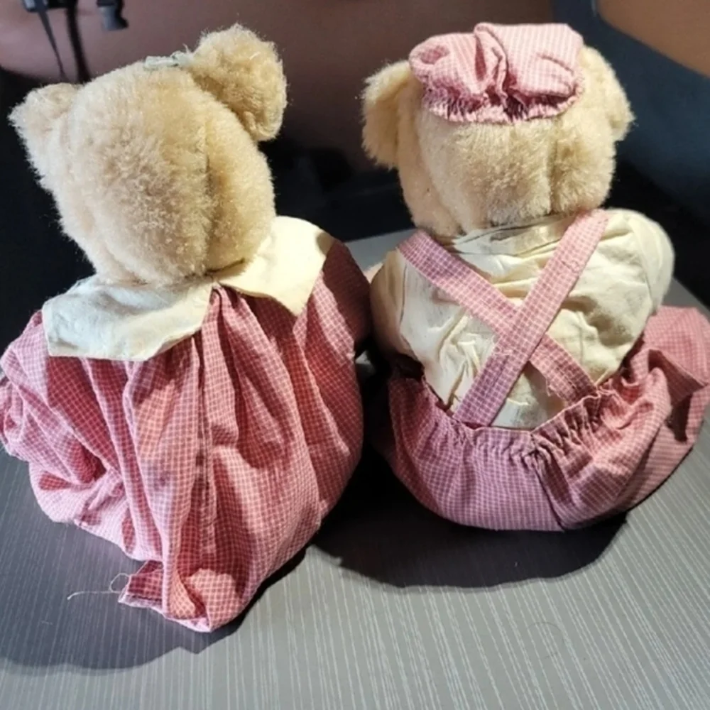 Vintage Ole Timey Bear‎ Couple.