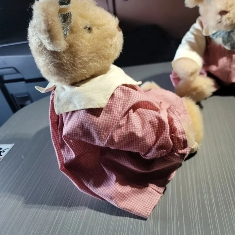 Vintage Ole Timey Bear‎ Couple.