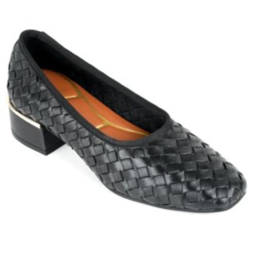 Kenneth Cole kenneth cole